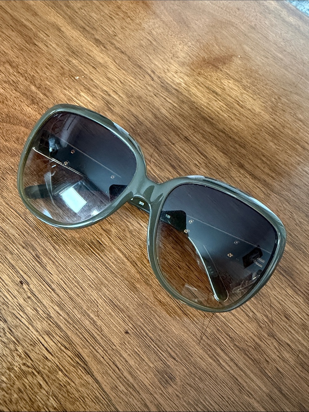 Chloe Women's Oversized Olive Green Sunglasses